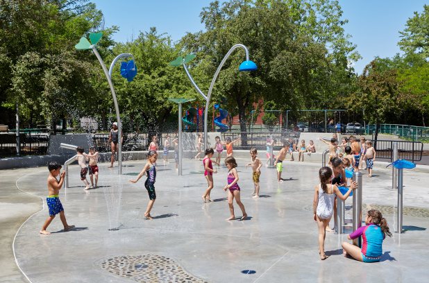 Inauguration des jeux d'eau au parc De Normanville, le 11 juillet 2016