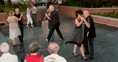 tango-place-du-village_400x209